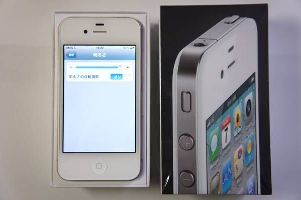 ��������Ƚ��:�� iPhone 4 32GB �ۥ磻�� MC606J/A
