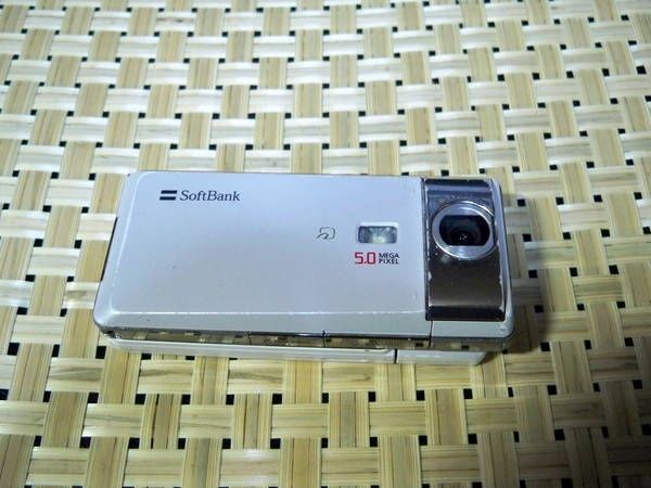 ������̵������SOFBANK��910SH���ۥ磻�ȡ�