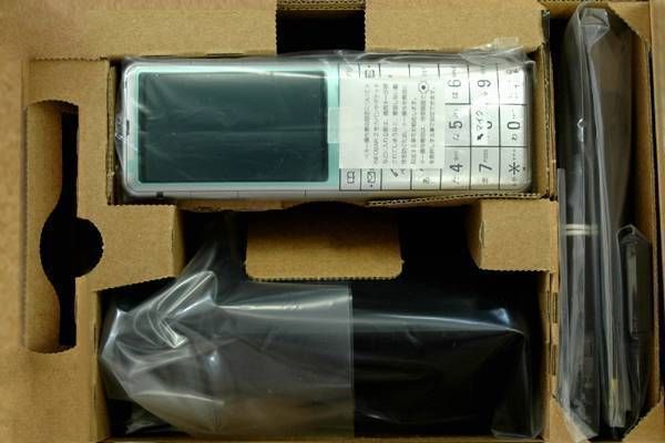 ���ʡ���au ��INFOBAR2(W55SA)������С�������ࡡ����̵������