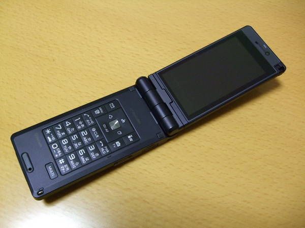 ムスビー｜□□□ドコモFOMA P906i中古白ロム一式 おまけ付き 【送料 