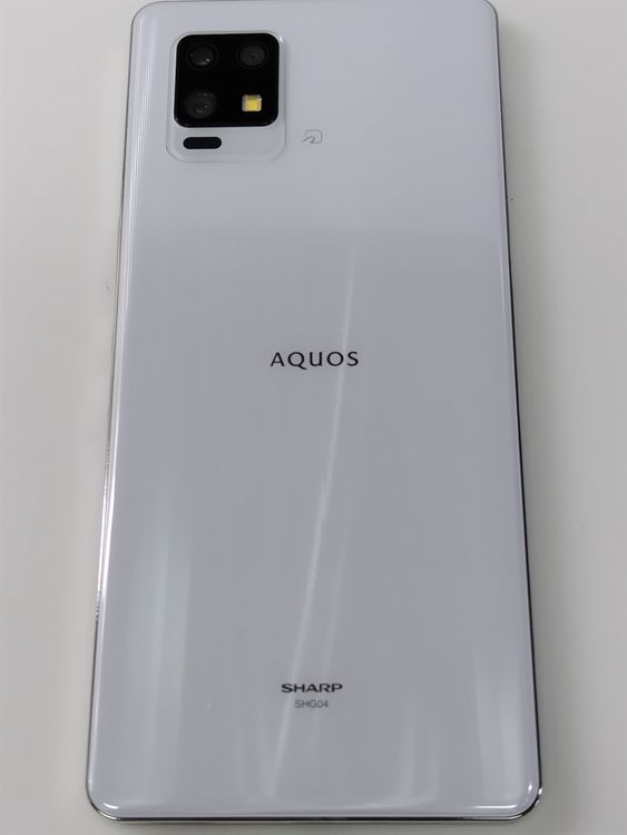 au AQUOS zero6
