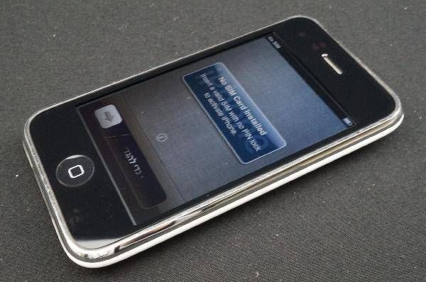 �����ò���[MC134J]iPhone3GS 32GB �����ڥ����֡����221043921