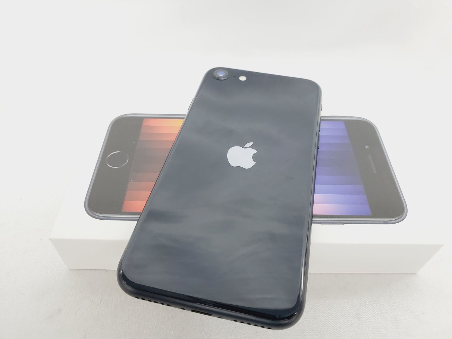ムスビー｜大黒屋□解除済docomo iPhoneSE3 64GB 中古 判定 