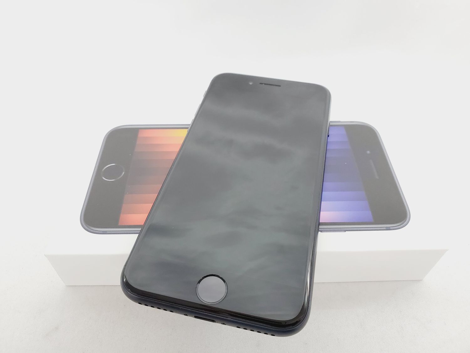 ムスビー｜大黒屋□解除済docomo iPhoneSE3 64GB 中古 判定  