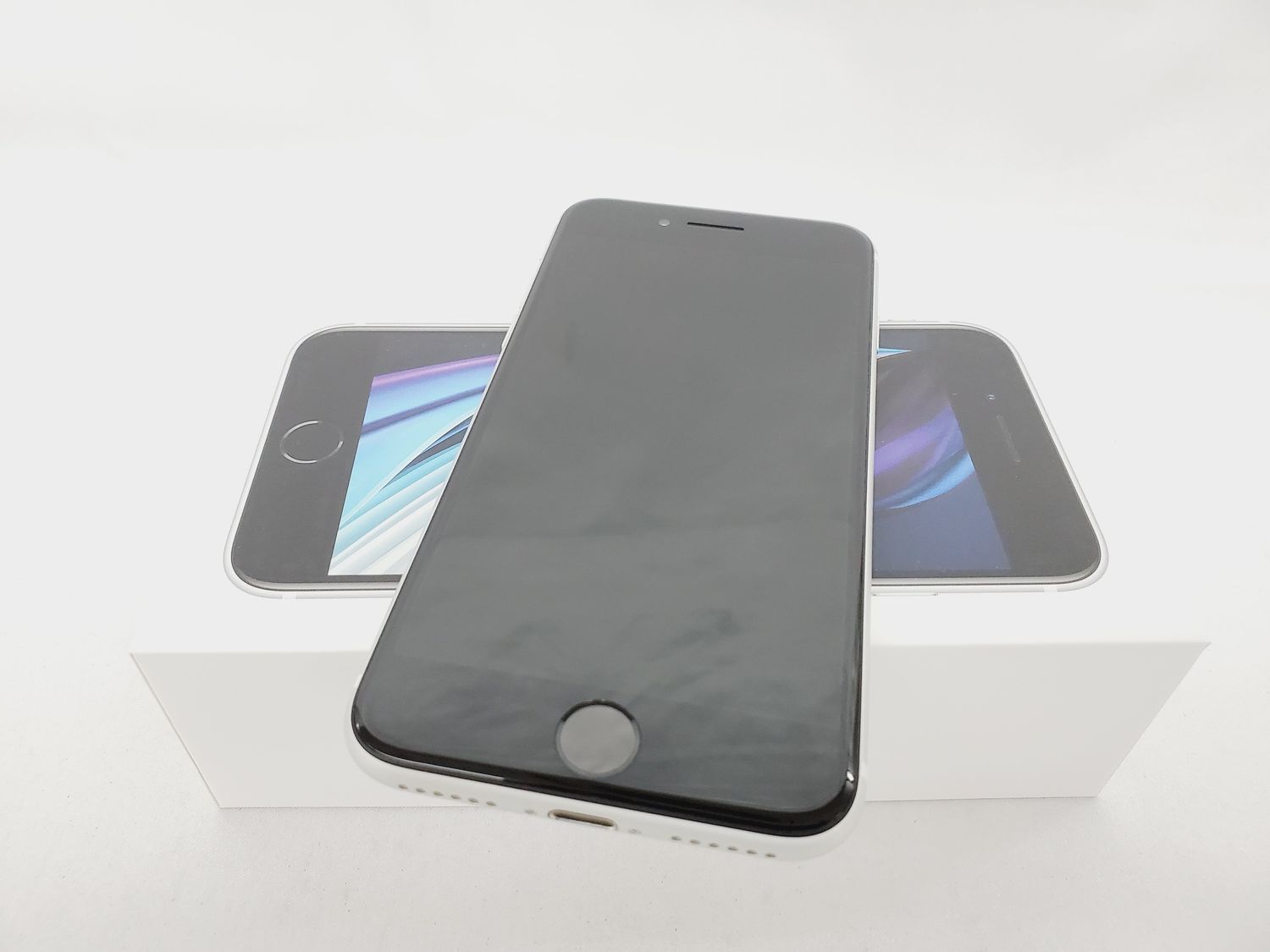 ムスビー｜大黒屋□国内版SIMフリー iPhoneSE2 256GB 美品 11268687 