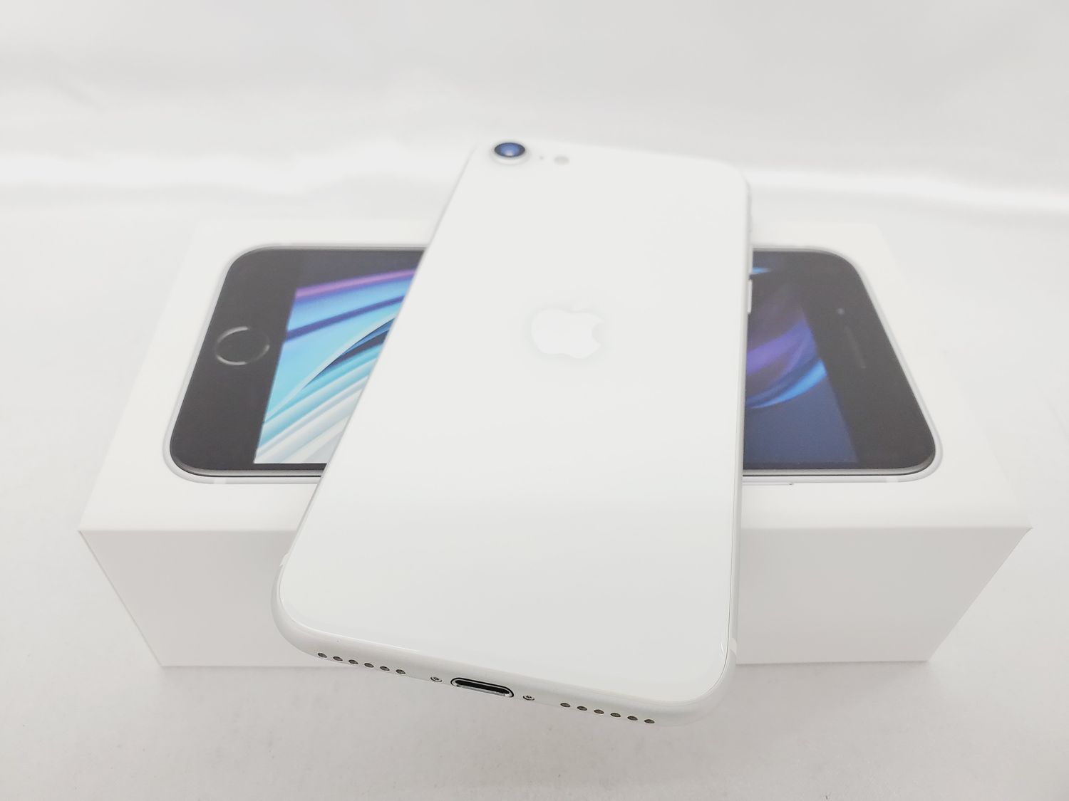 ムスビー｜大黒屋□国内版SIMフリー iPhoneSE2 256GB 美品 11268687 