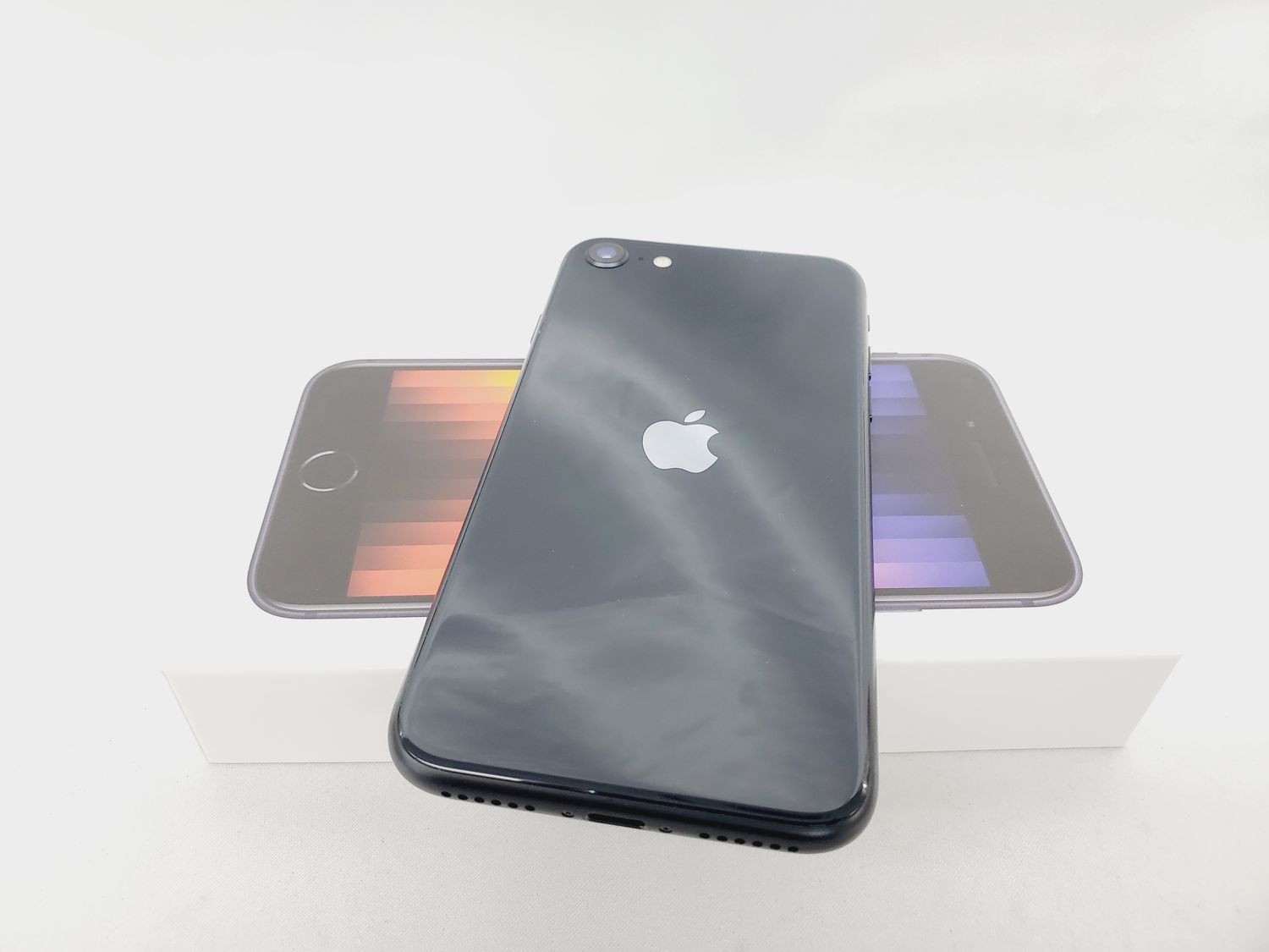 ムスビー｜大黒屋□国内版SIMフリー iPhoneSE3 128GB 美品 903313711 