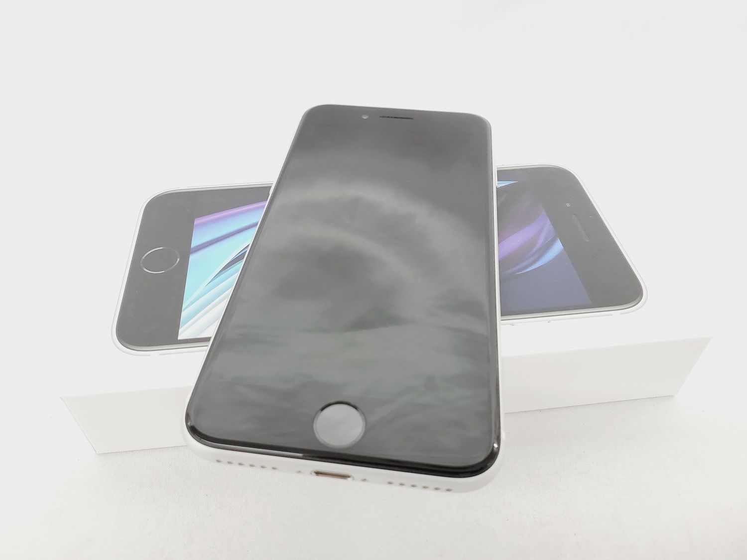 ムスビー｜大黒屋□解除済SB iPhone SE2 64GB 白 中古品 ○ 11118425 