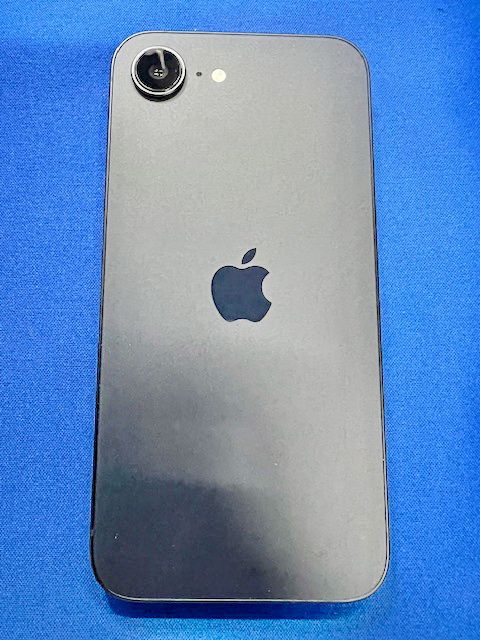 【SIMフリー版 iPhone16e 128GB(ブラック)中古超美品本体のみ、送料無料】