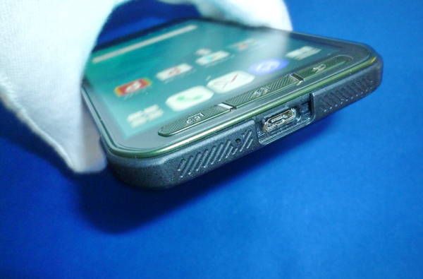 ��NTT docomo GALAXY S5 ACTIVE SC-02G(�����ˡ�Ƚ���������ʡ�