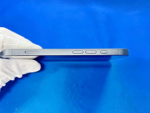 【SIMフリー版 iPhone16e 128GB(ブラック)中古超美品本体のみ、送料無料】