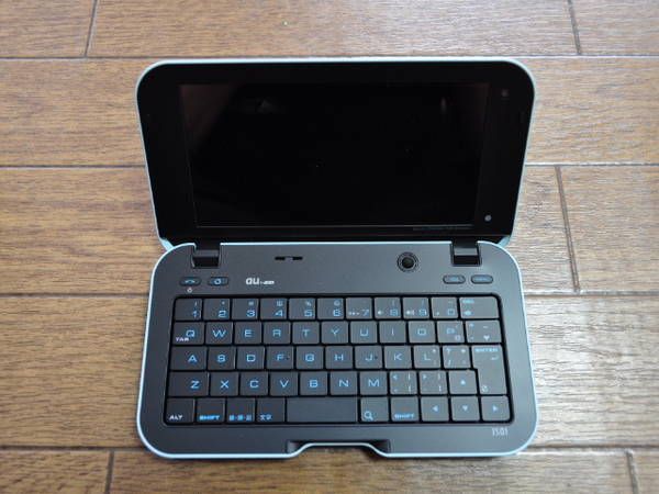 au IS01���饤�ȥ֥롼������̤����