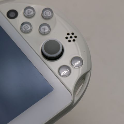 ムスビー｜安心保証付 超美品 PCH-2000 PS VITA ホワイト 中古本体 