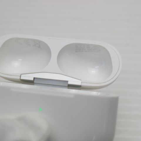 �¿��ݾ� ���� AirPods Pro  �ۥ磻��
