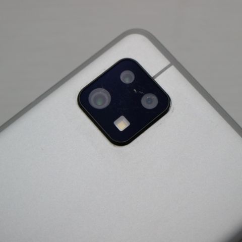 �¿��ݾ� Ķ���� SH-54B AQUOS sense6 ����С� �����