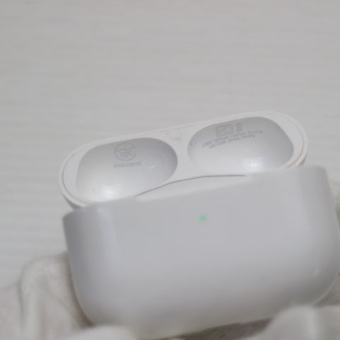�¿��ݾ� ������� AirPods Pro ��2���� USB-C �ۥ磻��