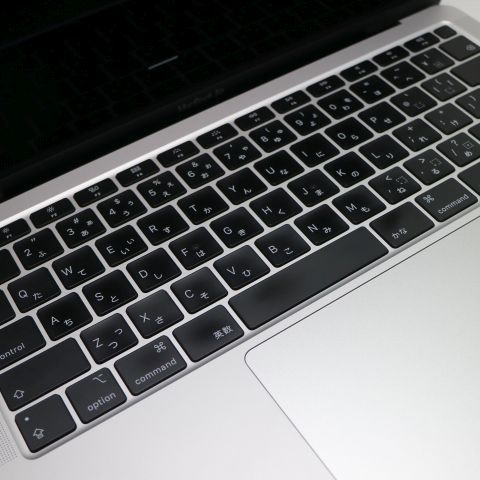 ����Ʊ�� MacBook Air 2020 13����� Core i3 8GB 256GB