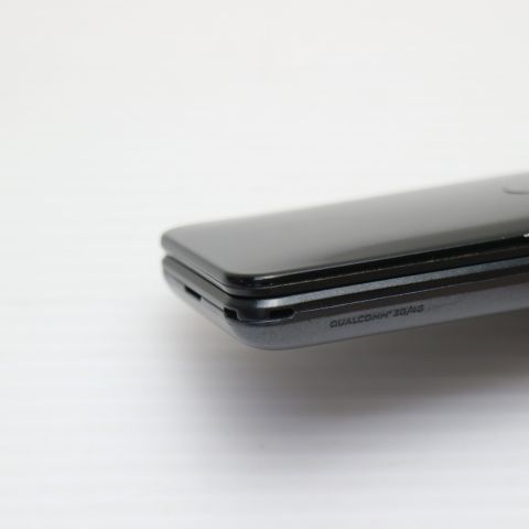 �¿��ݾ��� ���� au KYF31 GRATINA 4G �֥�å�  �������