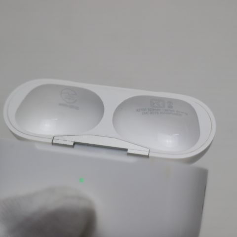 �¿��ݾ� ���� AirPods Pro ��2���� lightning��ǥ� �ۥ磻��