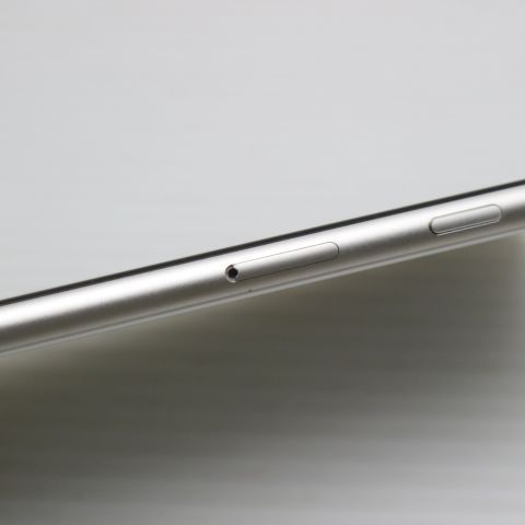 �¿��ݾ� ���� SIM�ե꡼ iPhone SE3 ��3���� 64GB �������饤��