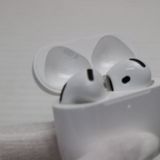 �¿��ݾ� ���� AirPods 4(�����ƥ��֥Υ�������󥻥�������)