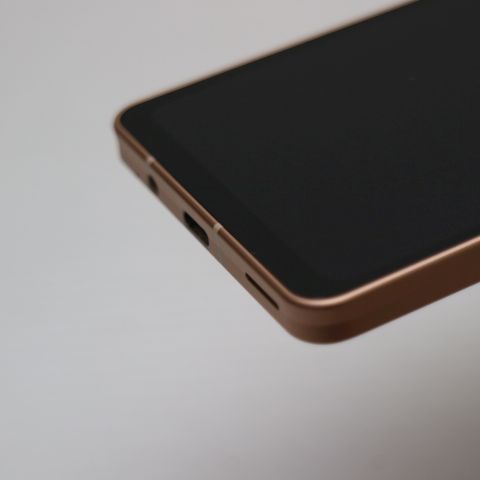 �¿��ݾ� ����Ʊ�� AQUOS sense6s SHG07 �饤�ȥ��åѡ�