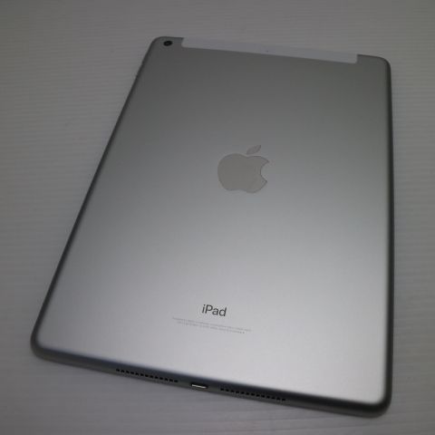 新品同様 SIMフリー iPad 第5世代 32GB シルバー