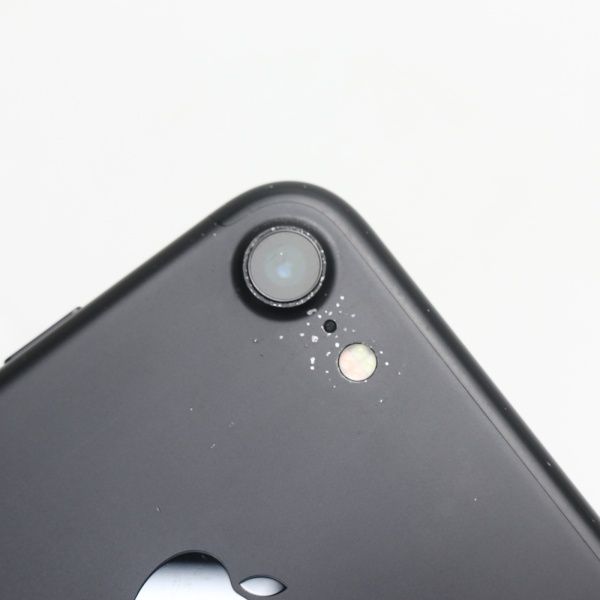 iPhone7 SIMフリー 32GB 本体のみ ブラック（バッテリー100% 【中古  