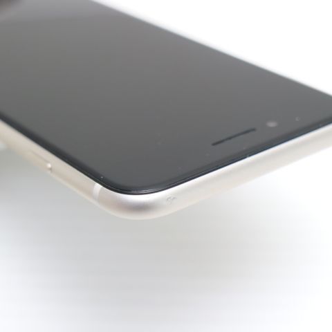 �¿��ݾ� Ķ���� SIM�ե꡼ iPhone SE3 ��3���� 128GB �������饤��
