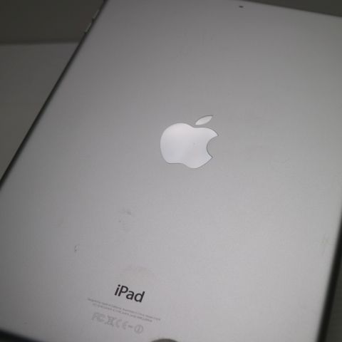 �¿��ݾ��� Ķ���� iPad Air Wi-Fi 16GB ����С�  �������