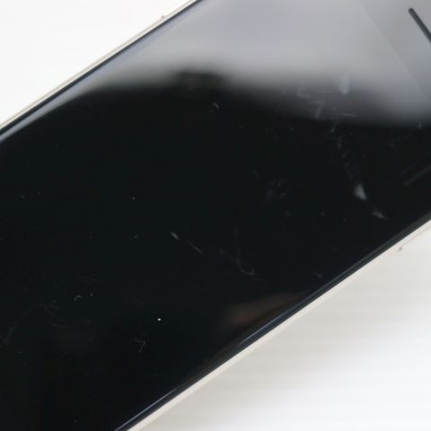 �¿��ݾ� ������� SIM�ե꡼ iPhone SE3 ��3���� 64GB �������饤��