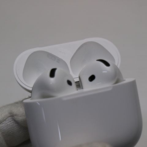 �¿��ݾ� ���� AirPods 4(�����ƥ��֥Υ�������󥻥�������)