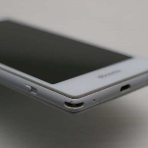 �¿��ݾ��� Ķ���� MO-01J MONO �ۥ磻��  ������� SIM���å�����Ѥ�