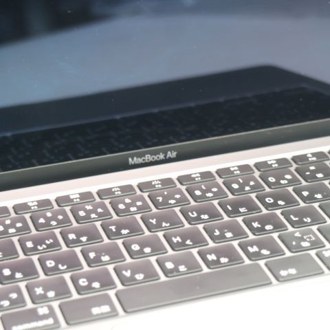Ķ���� MacBook Air 2020 13����� Core i3 8GB 256GB
