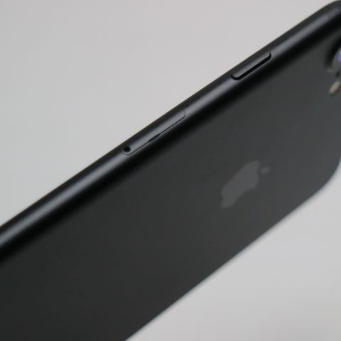 �¿��ݾ��� Ķ���� SIM�ե꡼ iPhone7 32GB �֥�å�  �������
