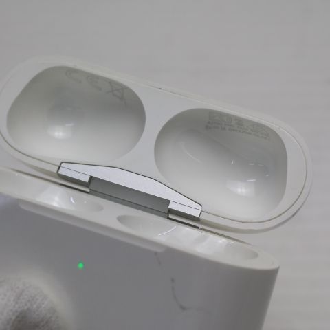 �¿��ݾ� ���� AirPods Pro  �ۥ磻��