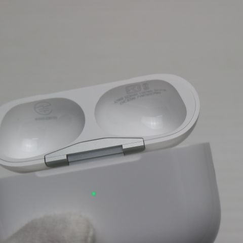 ¿ݾ Ķ AirPods Pro 2 USB-C ۥ磻