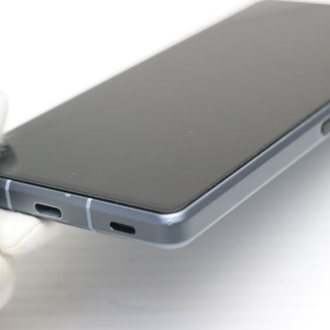 ��� SH-52D AQUOS R8 �֥롼