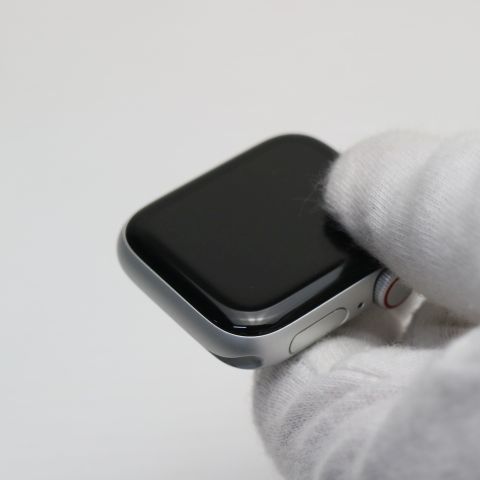 新品同様 Apple Watch SE(第2世代) 40mm GPS+Cellular シルバー