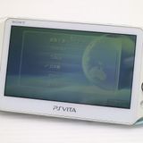 �¿��ݾ��� ������� PCH-2000 PS VITA �֥롼/�ۥ磻��  �������