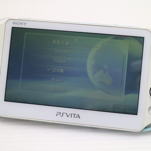 �¿��ݾ��� ������� PCH-2000 PS VITA �֥롼/�ۥ磻��  �������