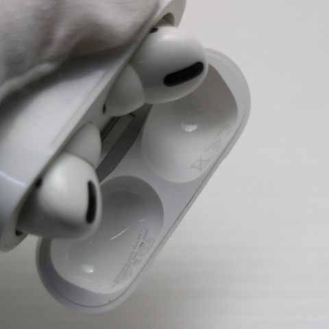 �¿��ݾ� ���� AirPods Pro  �ۥ磻��