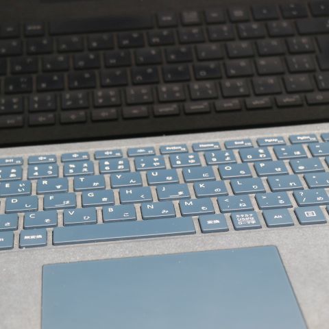 Ķ���� Surface Laptop 1 ��7���� Core i5 8GB 256GB