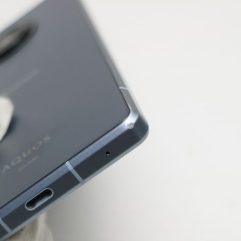 �¿��ݾ� Ķ���� SH-52D AQUOS R8 �֥롼