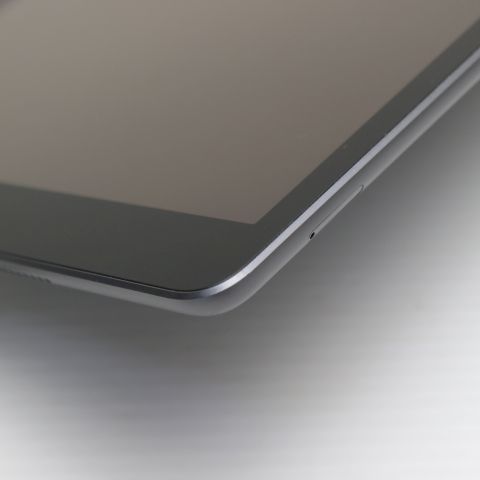 ����Ʊ�� SIM�ե꡼ iPad ��8���� 128GB ���ڡ������쥤 ¨��ȯ�� ������ȯ��
