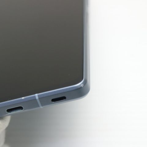 �¿��ݾ� Ķ���� SH-52D AQUOS R8 �֥롼