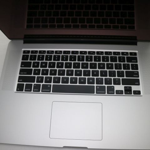 Ķ���� MacBook Pro 2015 15����� Core i7 16GB 512GB