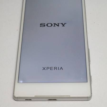 ���¿��ݾ��ա����ʡ�au SOV32 Xperia Z5 �ۥ磻�ȡ� �������