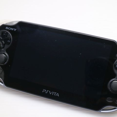 �¿��ݾ��� ���� PCH-1000 PS VITA �֥�å�  �������