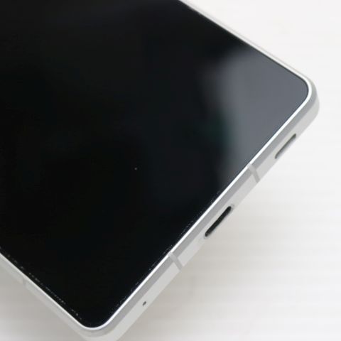 �¿��ݾ� ����Ʊ�� SH-52D AQUOS R8 ���꡼��